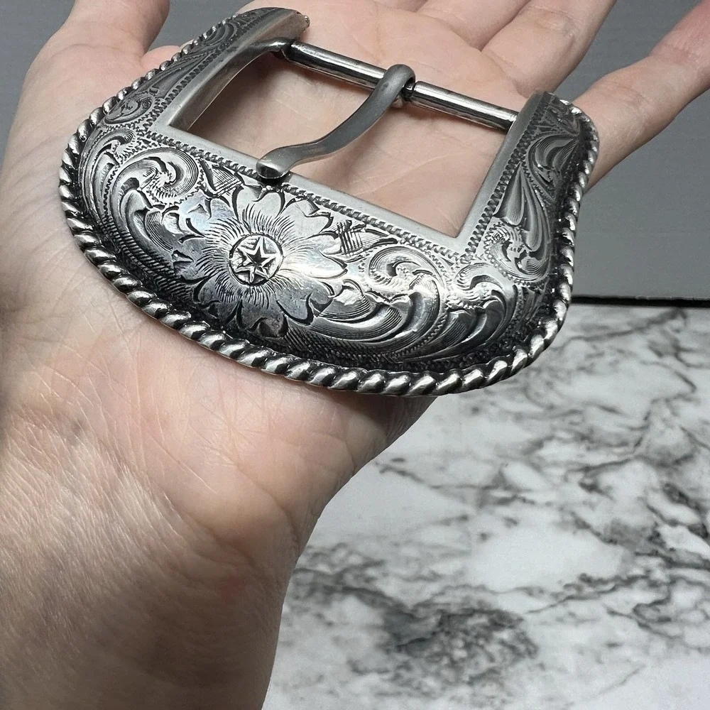 Large Western Style Engraved Floral Motif Belt Buckle
